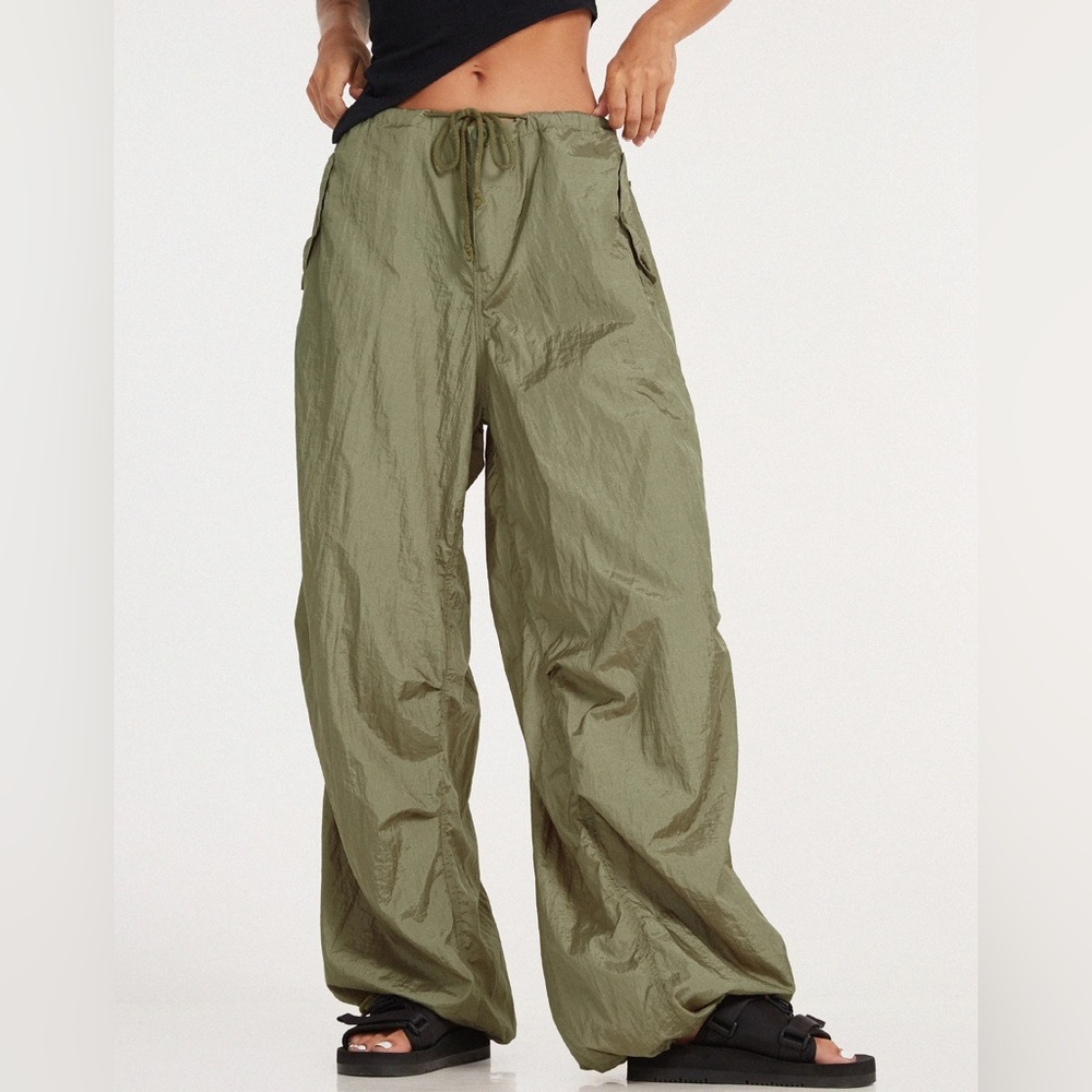 Motel CHUTE TROUSER IN PARACHUTE SILVER GREEN